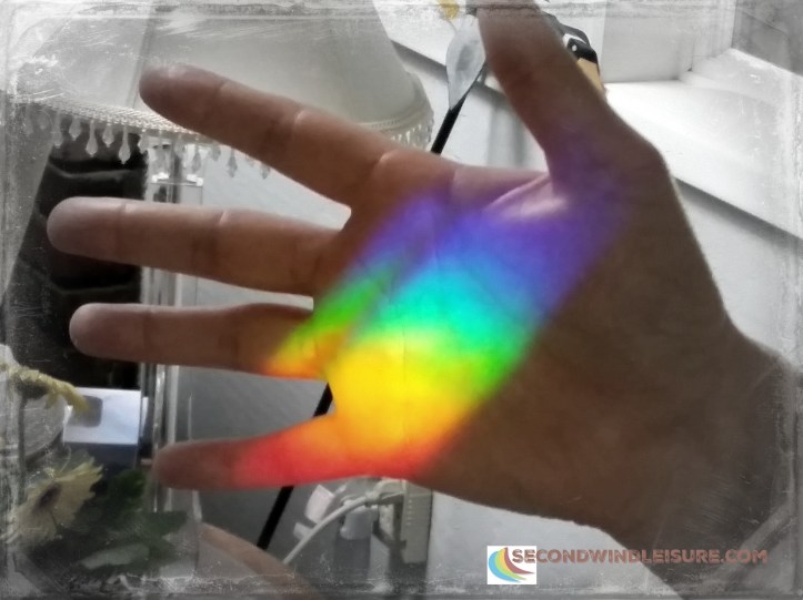 What are the odds of finding a rainbow in my hand?