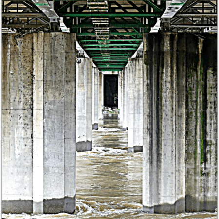 Is there a doorway under the Sunrise Bridge?