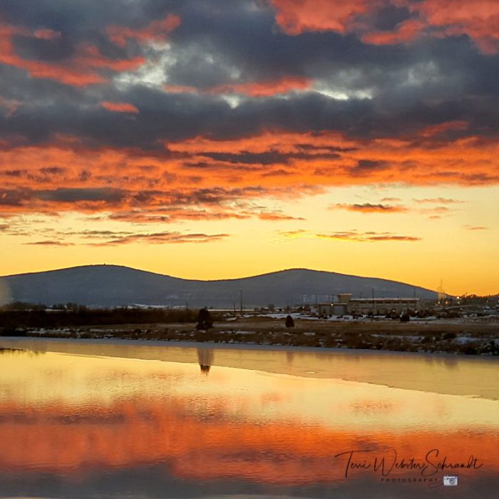 sunset on Klamath Lake