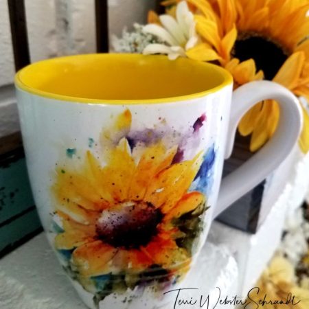 gold and citrine colors on mug