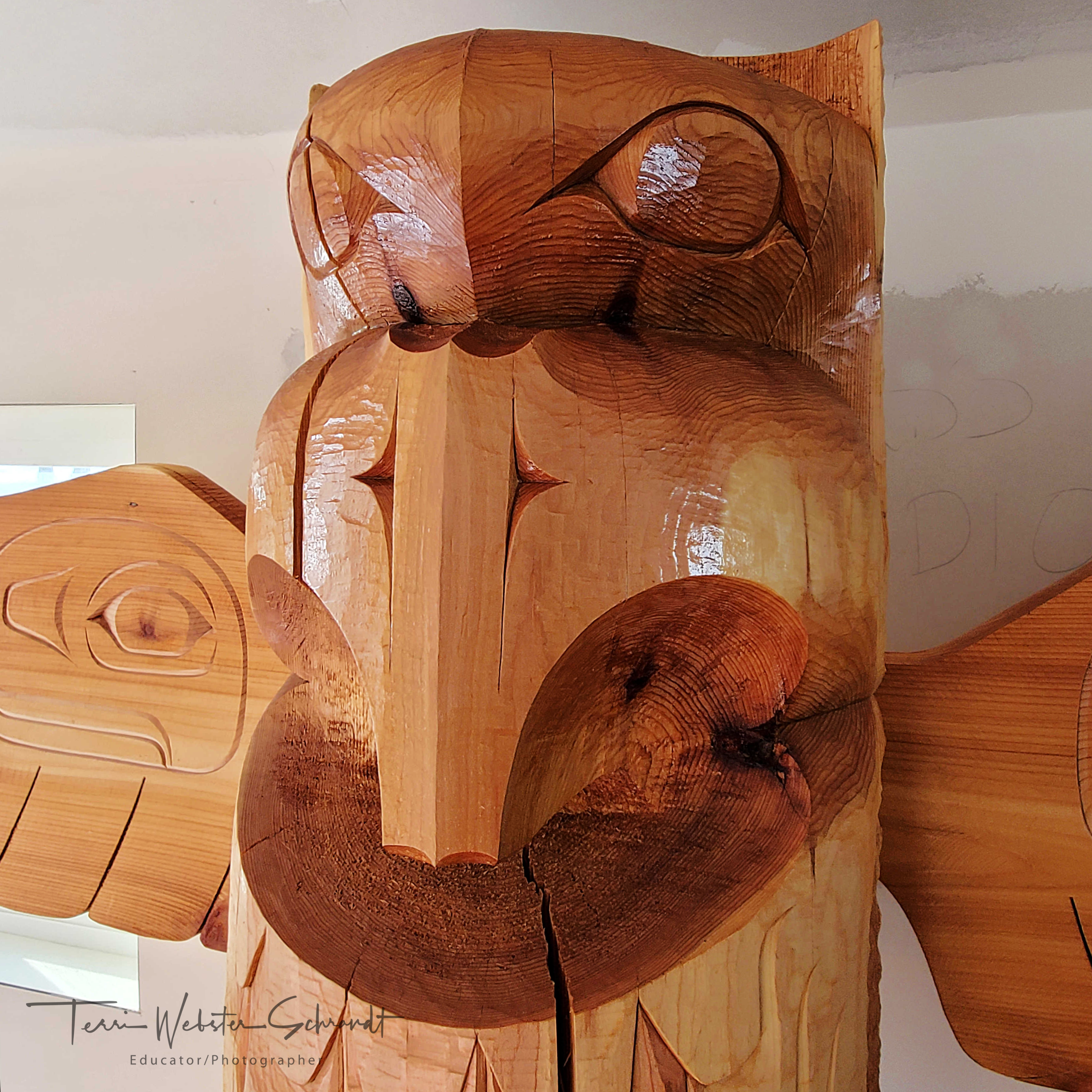 Totem Pole CLoseup Eagle face