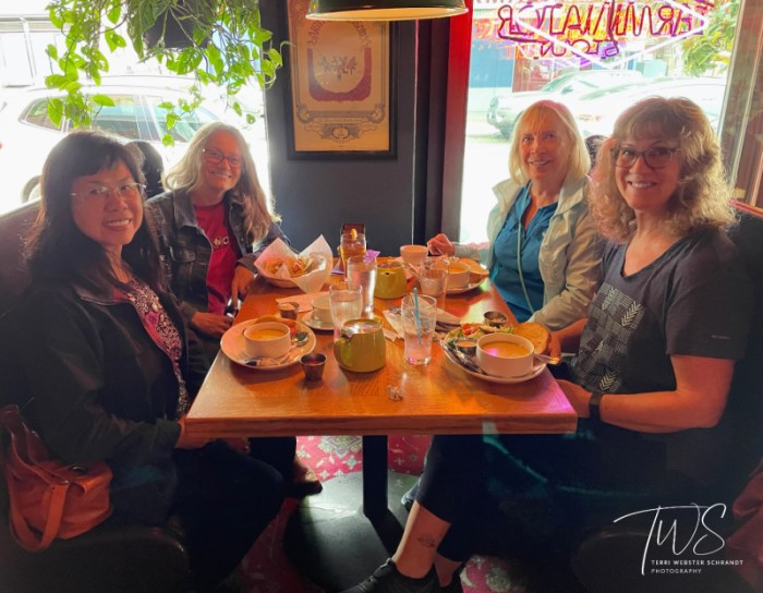 Bloggers' lunch downtown Portland