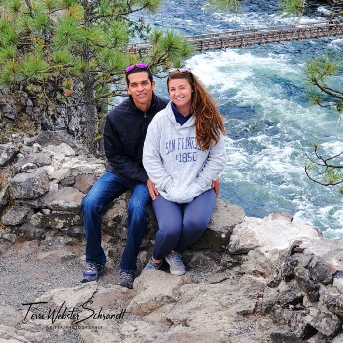 Couple enjoying the Bowl and Pitcher, WA