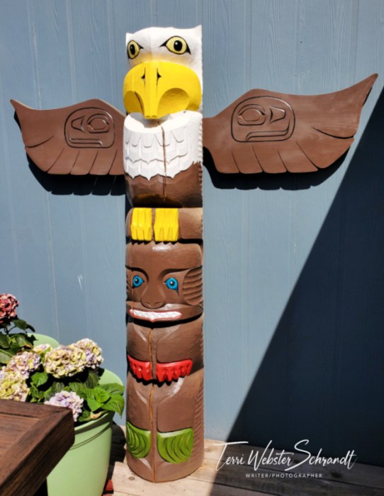 Totem Pole Eagle and Bear
