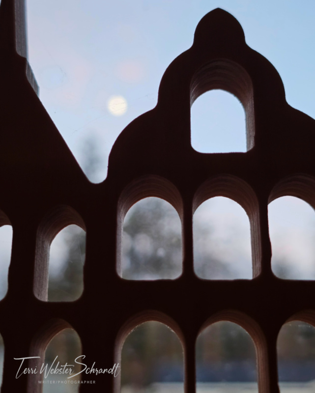 Sunday Stills: Looking at Life Through a&nbsp;#Window