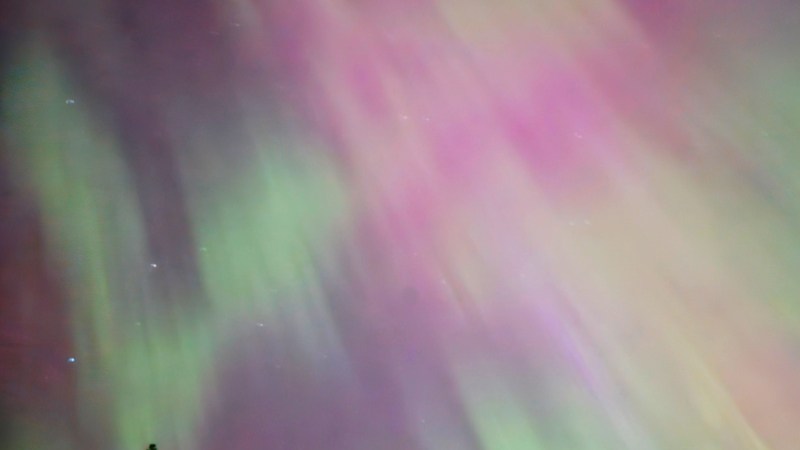 Aurora Rays of pink and green