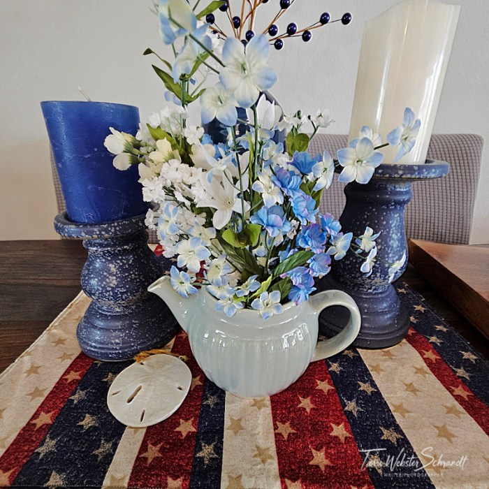 Holiday Table Decor